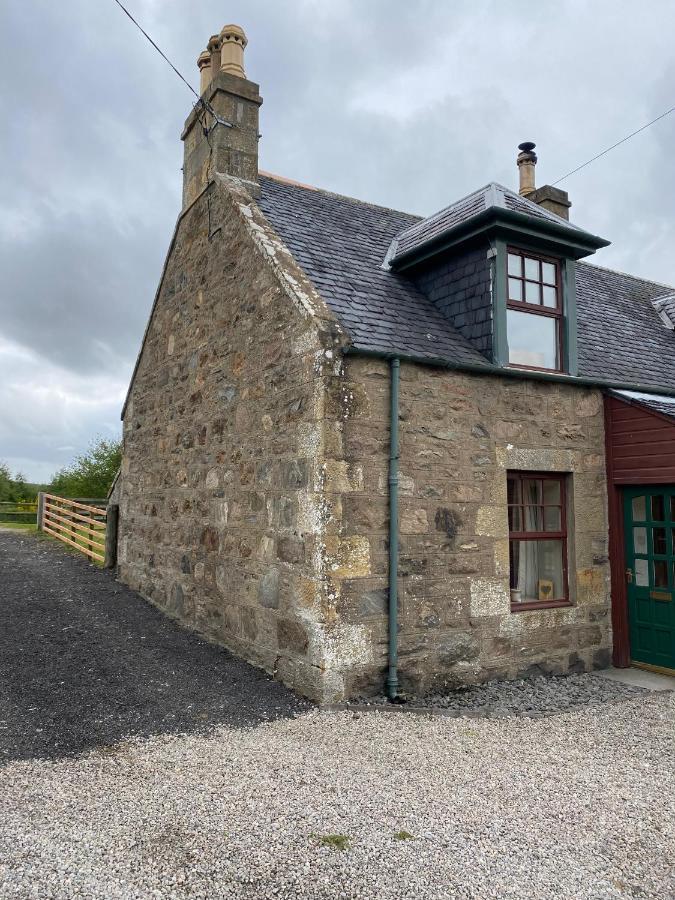 Quirky Highland With Stunning Views Ferienhaus *